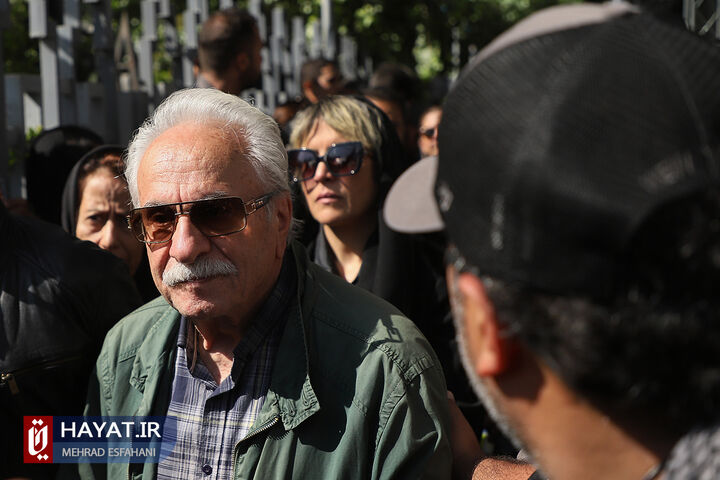 تشییع پیکر داریوش مهرجویی و وحیده محمدیفر