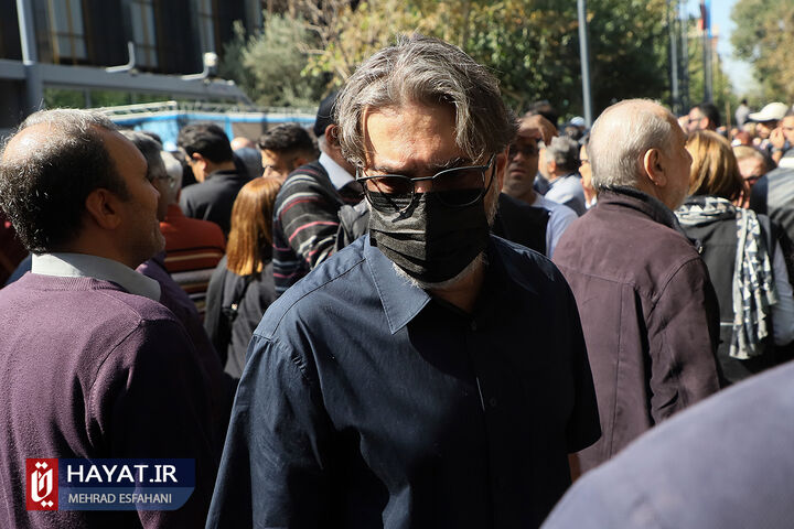 تشییع پیکر داریوش مهرجویی و وحیده محمدیفر