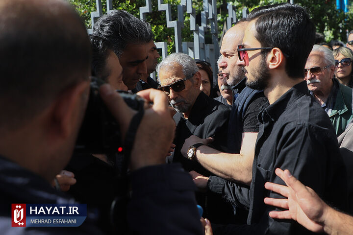 تشییع پیکر داریوش مهرجویی و وحیده محمدیفر