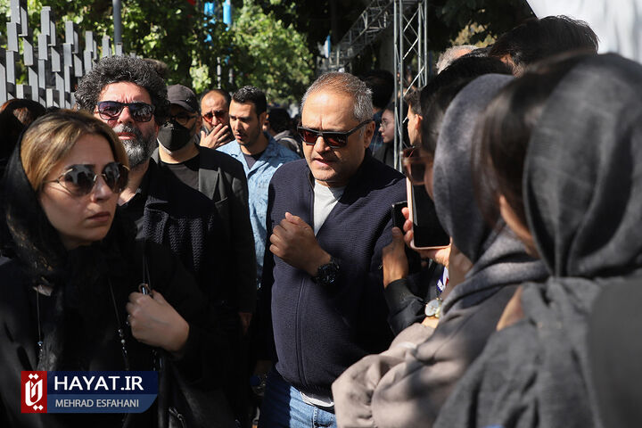 تشییع پیکر داریوش مهرجویی و وحیده محمدیفر