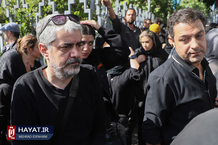 تشییع پیکر داریوش مهرجویی و وحیده محمدیفر