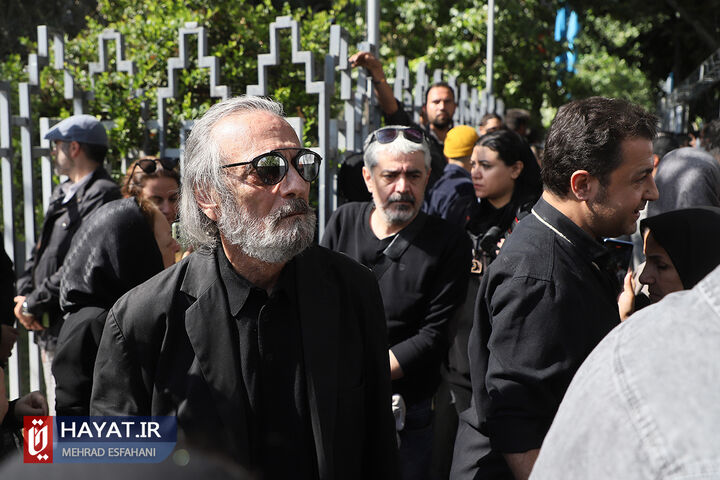 تشییع پیکر داریوش مهرجویی و وحیده محمدیفر