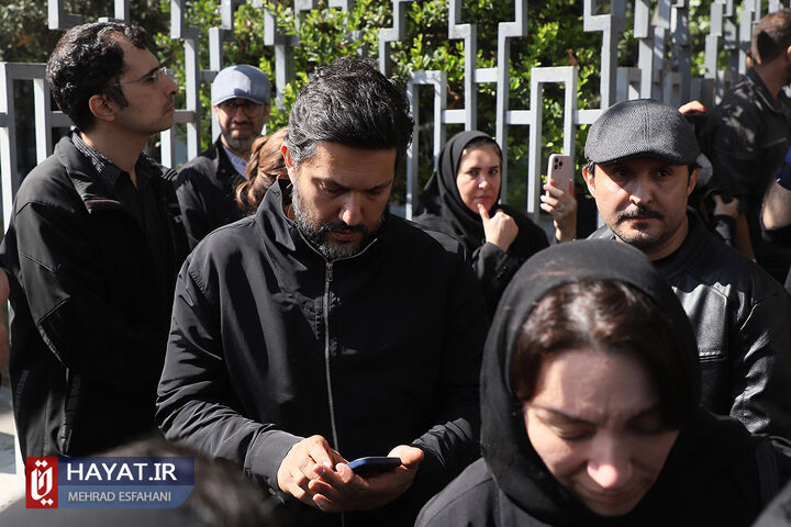 تشییع پیکر داریوش مهرجویی و وحیده محمدیفر