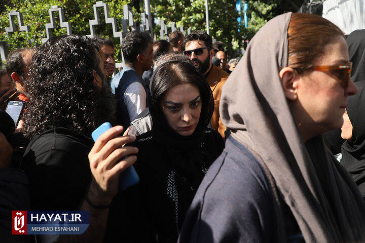 تشییع پیکر داریوش مهرجویی و وحیده محمدیفر