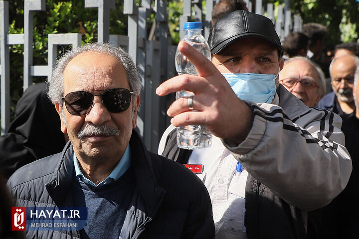 تشییع پیکر داریوش مهرجویی و وحیده محمدیفر