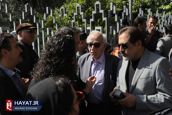 تشییع پیکر داریوش مهرجویی و وحیده محمدیفر