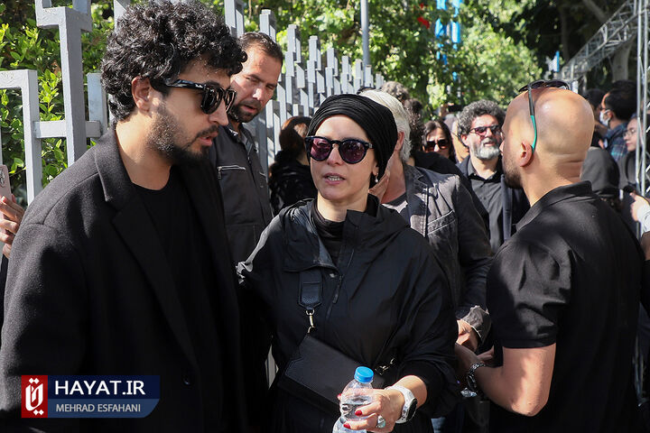 تشییع پیکر داریوش مهرجویی و وحیده محمدیفر