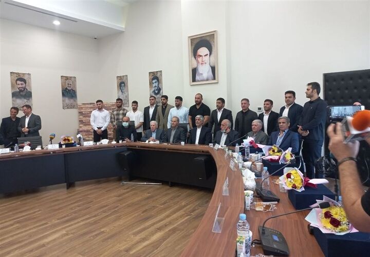 تقدیر از ملی پوشان کشتی با حضور وزیر ورزش تقدیر از ملی پوشان کشتی با حضور وزیر ورزش