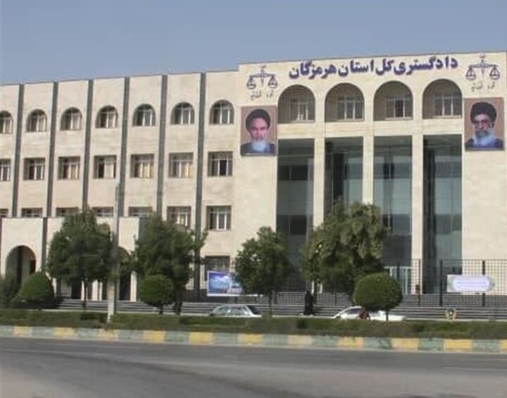 بزرگترین باند قاچاق سوخت کشور با عضویت بیش از دو هزار قاچاقچی منهدم شد بزرگترین باند قاچاق سوخت کشور با عضویت بیش از دو هزار قاچاقچی منهدم شد