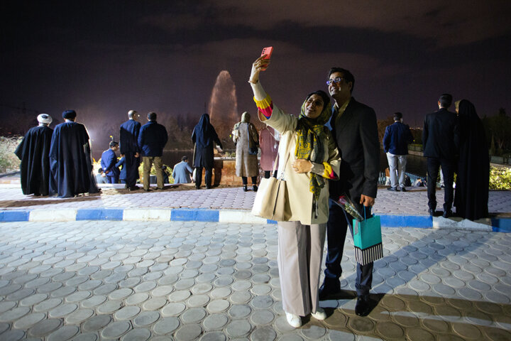 آیا والدین باید تصمیم بگیرند با چه کسی ازدواج کنیم؟