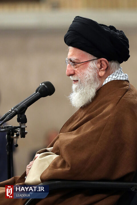 دیدار رهبر انقلاب با اعضای کنگره بزرگداشت شهدای استان لرستان