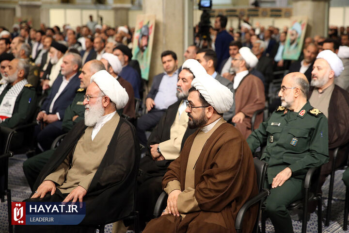 دیدار رهبر انقلاب با اعضای کنگره بزرگداشت شهدای استان لرستان