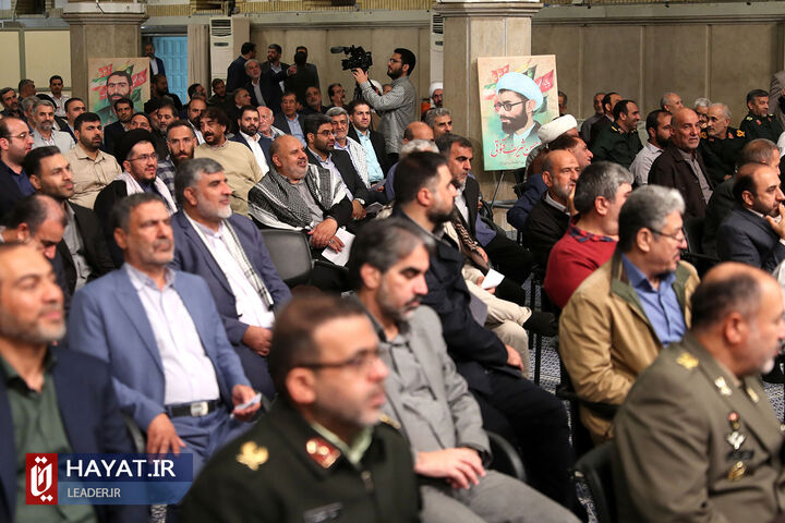 دیدار رهبر انقلاب با اعضای کنگره بزرگداشت شهدای استان لرستان