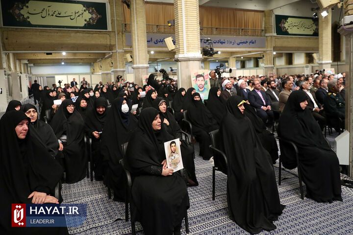 دیدار رهبر انقلاب با اعضای کنگره بزرگداشت شهدای استان لرستان