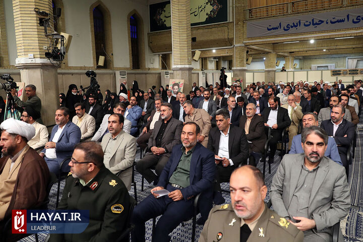 دیدار رهبر انقلاب با اعضای کنگره بزرگداشت شهدای استان لرستان
