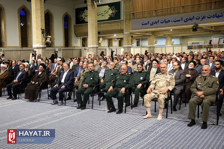 دیدار رهبر انقلاب با اعضای کنگره بزرگداشت شهدای استان لرستان