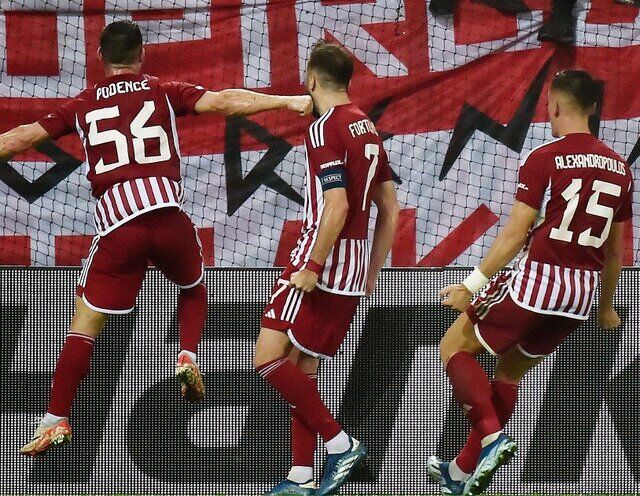 شکست آاک یونان در شب مصدومیت حاج صفی شکست آاک یونان در شب مصدومیت حاج صفی