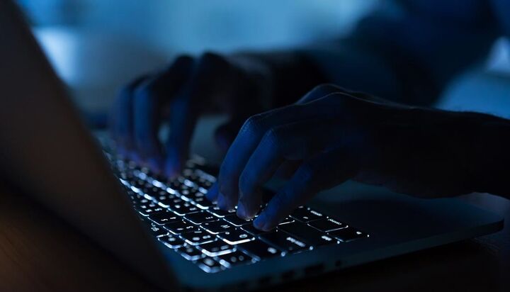 دستگیری فردی که موجب هتک حیثیت یک پزشک شده بود دستگیری فردی که موجب هتک حیثیت یک پزشک شده بود