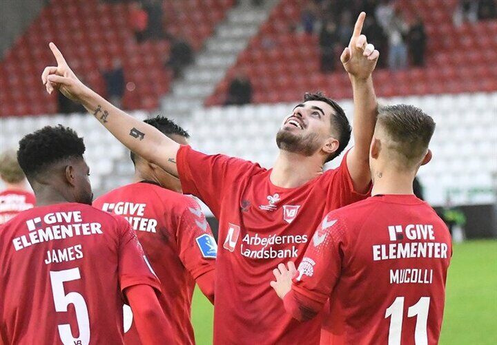 وایله در حضور ۹۰ دقیقهای سعید عزتاللهی به تساوی رسید وایله در حضور ۹۰ دقیقهای سعید عزتاللهی به تساوی رسید