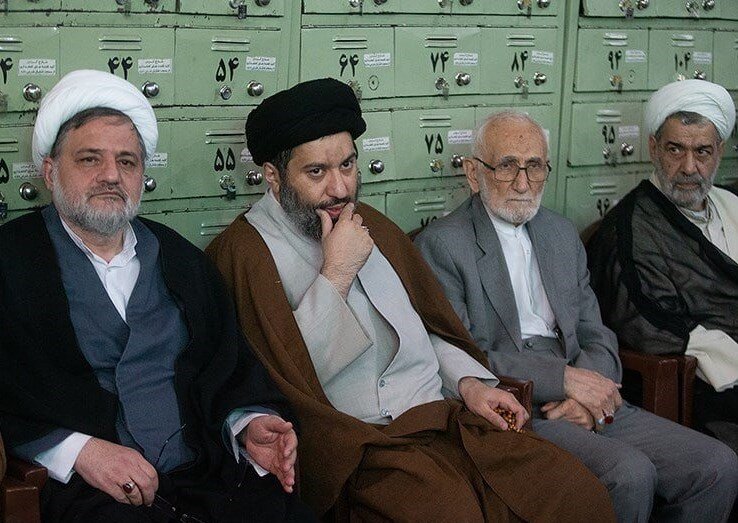 تصاویر ۴ پسر رهبر انقلاب در یک مراسم ختم