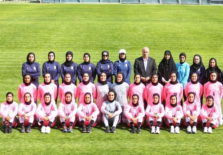 تاج خطاب به سرمربی تیم ملی بانوان: فوتبالیها مشتاقانه بازیهای شما را پیگیری میکنند تاج خطاب به سرمربی تیم ملی بانوان: فوتبالیها مشتاقانه بازیهای شما را پیگیری میکنند