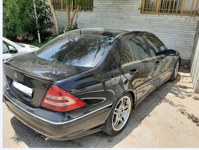 توقیف بنز ۱۰۰ میلیاردی در تهران توقیف بنز ۱۰۰ میلیاردی در تهران