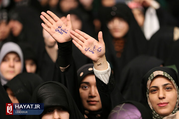 دیدار هزاران نفر از دانش آموزان و دانشجویان با رهبر انقلاب
