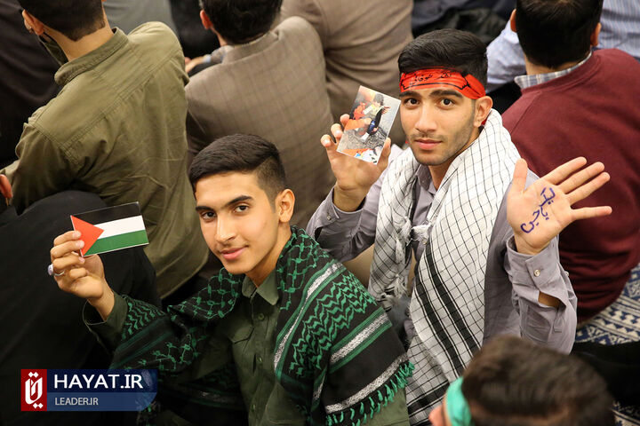 دیدار هزاران نفر از دانش آموزان و دانشجویان با رهبر انقلاب