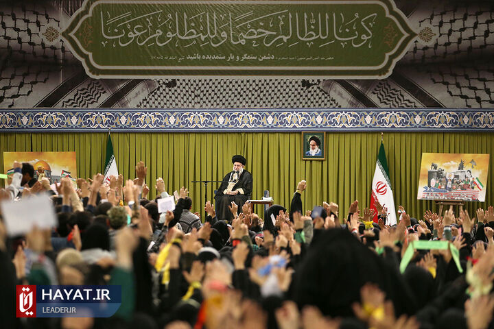 دیدار هزاران نفر از دانش آموزان و دانشجویان با رهبر انقلاب