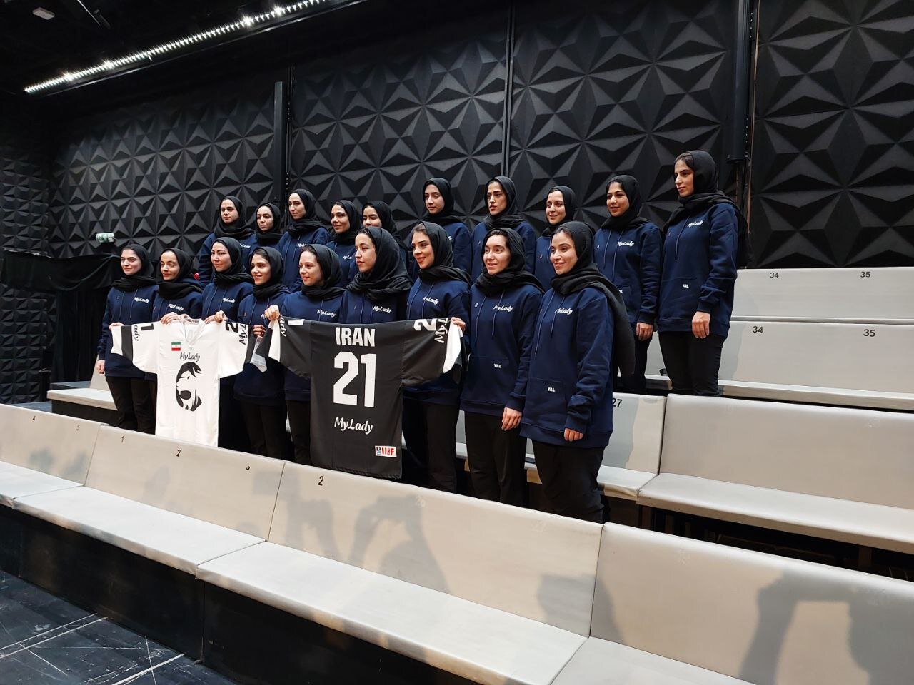 دختران هاکی روی یخ ایران در مسیر جهانی شدن