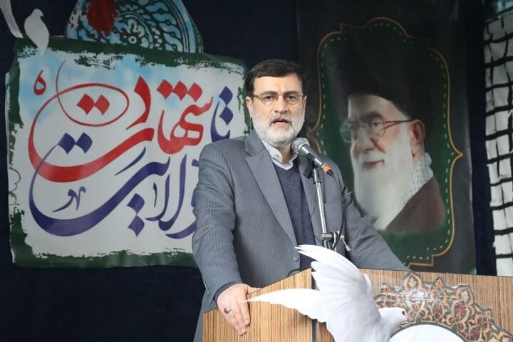 قاضی زاده هاشمی: نقش دانشآموزان در حماسه ۱۳ آبان بسیار برجسته است قاضی زاده هاشمی: نقش دانشآموزان در حماسه ۱۳ آبان بسیار برجسته است