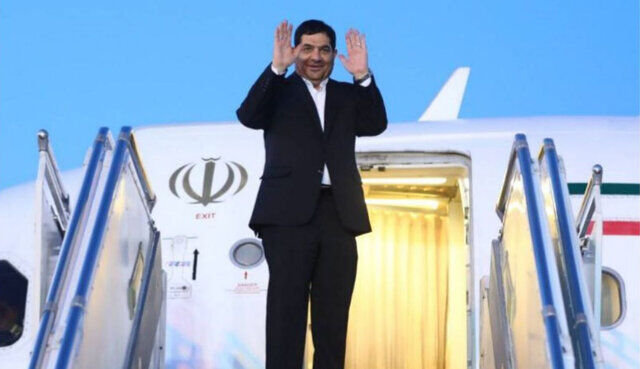 مخبر در افتتاحیه نمایشگاه بزرگ واردات چین شرکت و سخنرانی میکند مخبر در افتتاحیه نمایشگاه بزرگ واردات چین شرکت و سخنرانی میکند