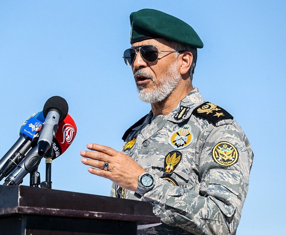 دریادار سیاری: ارتش آمادگی کامل دارد