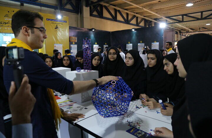 نمایش دستاوردهای دانش آموزان استان تهران در نمایشگاه فناوری نانو نمایش دستاوردهای دانش آموزان استان تهران در نمایشگاه فناوری نانو