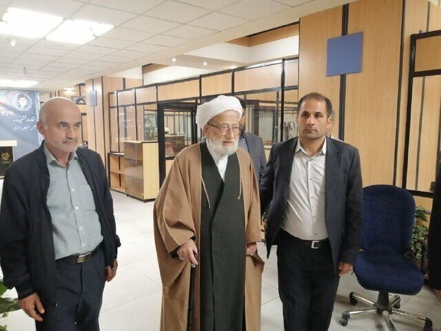 آیت الله امامی کاشانی برای انتخابات خبرگان رهبری ثبت نام کرد آیت الله امامی کاشانی برای انتخابات خبرگان رهبری ثبت نام کرد