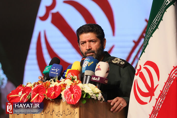 رشادتهای امروز حاصل زیر ساختار فکری شهداست رشادتهای امروز حاصل زیر ساختار فکری شهداست