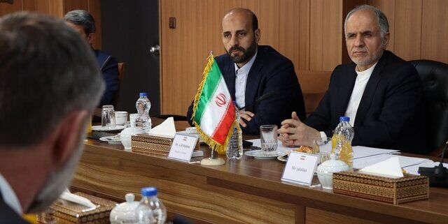 تلفیق تجربیات سازمان تعزیرات و نهادهای متناظر در روسیه باعث رشد اقتصادی میشود تلفیق تجربیات سازمان تعزیرات و نهادهای متناظر در روسیه باعث رشد اقتصادی میشود