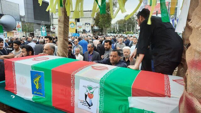 پیکر جانباز ۷۰ درصد آملی در کنار همرزمان شهیدش آرام گرفت پیکر جانباز ۷۰ درصد آملی در کنار همرزمان شهیدش آرام گرفت