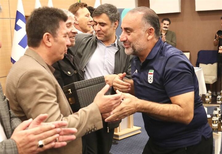 تماس قلعهنویی با اردوی تیم نوجوانان تماس قلعهنویی با اردوی تیم نوجوانان