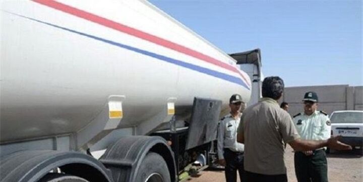 کشف ۲ هزار لیتر گازوئیل قاچاق در کهگیلویه کشف ۲ هزار لیتر گازوئیل قاچاق در کهگیلویه