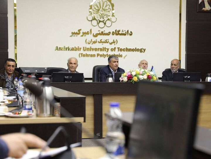 بازدید رییس سازمان انرژی اتمی از دانشگاه صنعتی امیرکبیر بازدید رییس سازمان انرژی اتمی از دانشگاه صنعتی امیرکبیر