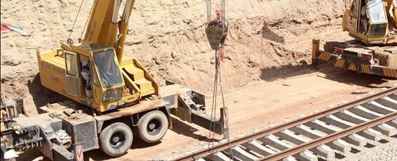 کشف یکهزار و ۶۰۰ مین در مسیر خط راه آهن شلمچه بصره کشف یکهزار و ۶۰۰ مین در مسیر خط راه آهن شلمچه بصره