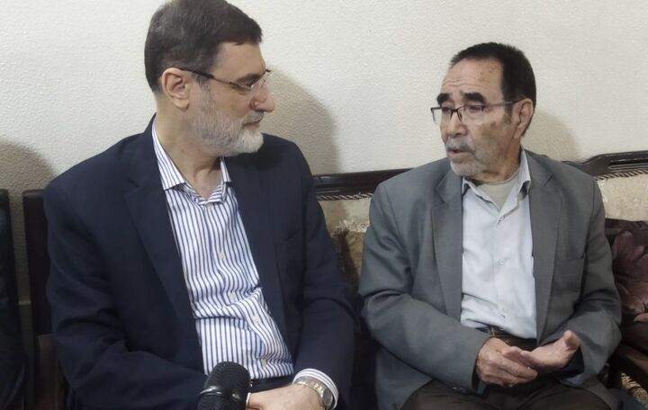 دیدار رئیس بنیاد شهید و امور ایثارگران با خانواده شهیدان کاظمی زاده در اصفهان دیدار رئیس بنیاد شهید و امور ایثارگران با خانواده شهیدان کاظمی زاده در اصفهان