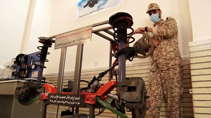 رقابت پنجههای کارآمد سربازان با یکدیگر رقابت پنجههای کارآمد سربازان با یکدیگر