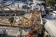 جرثقیل ساختمانی در مشهد سقوط کرد