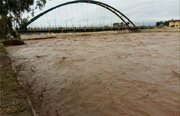 باران راه ارتباطی روستاهای «معمولان» را قطع کرد