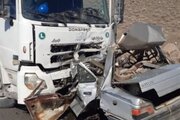 بر اثر تصادف کامیون و پژو در محور فیروزکوه-سمنان ۲ نفر جان باختند