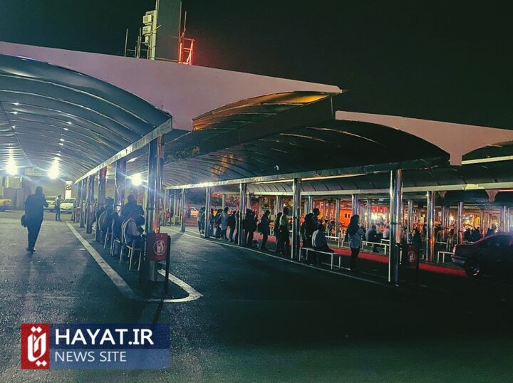 تلکه کردن مسافران توسط رانندگان تاکسی در روزهای سرد و بارانی! تلکه کردن مسافران توسط رانندگان تاکسی در روزهای سرد و بارانی!