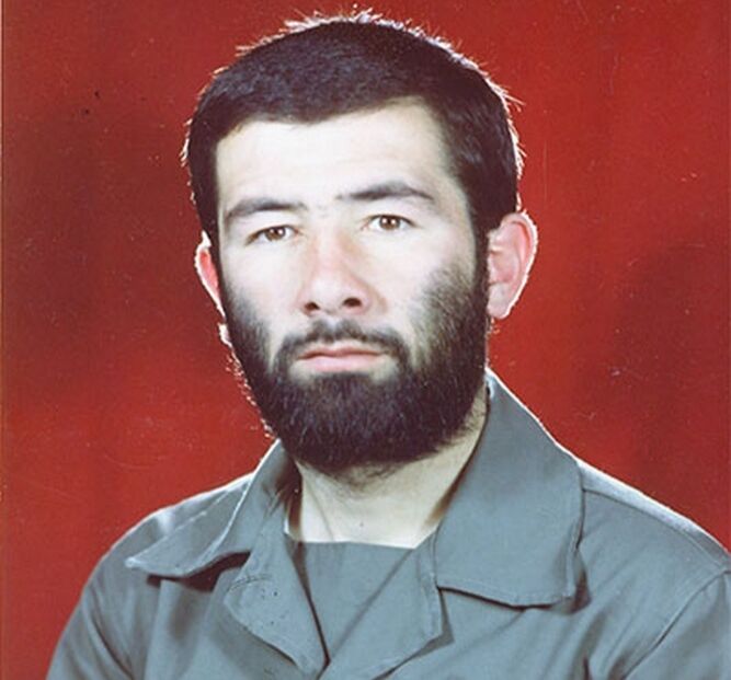 مداحی که عشق به امام خمینی ندارد نباید بخواند مداحی که عشق به امام خمینی ندارد نباید بخواند