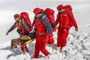 پیکر ۵ کوهنورد از زیر بهمن پیدا شد